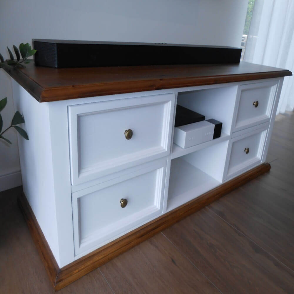 RTV drewniana do salonu